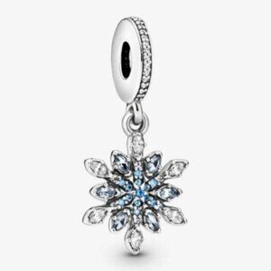 🌺Pandora Shimmering Snowflake Dangle Charm